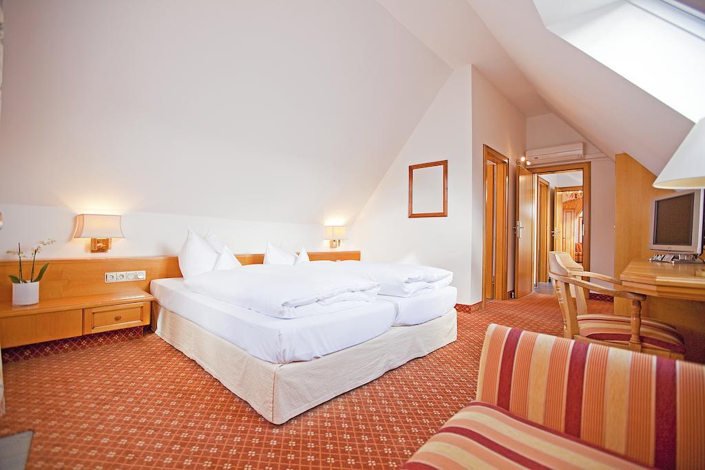 Hotel Krone Ohg Gerlingen Rum bild